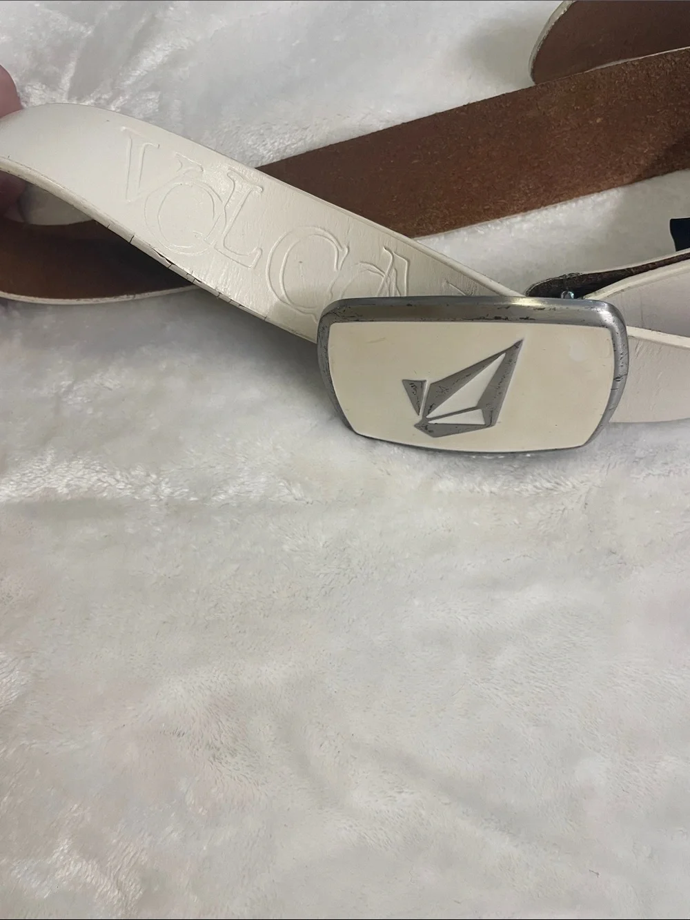 Volcom Men's Half Stone White Leather Belt with Logo Buckle - Picture 12 of 12